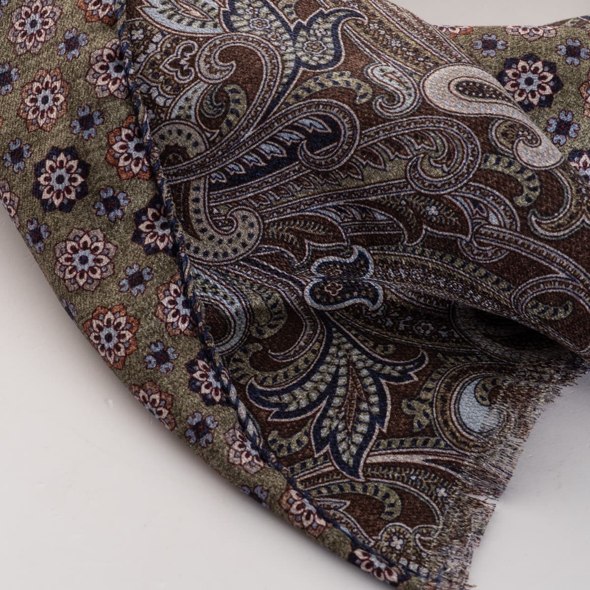 Paisley Schal aus Seide Braun