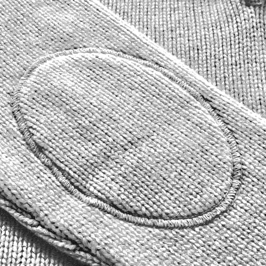 MIT Ärmelpatch Ton in Ton