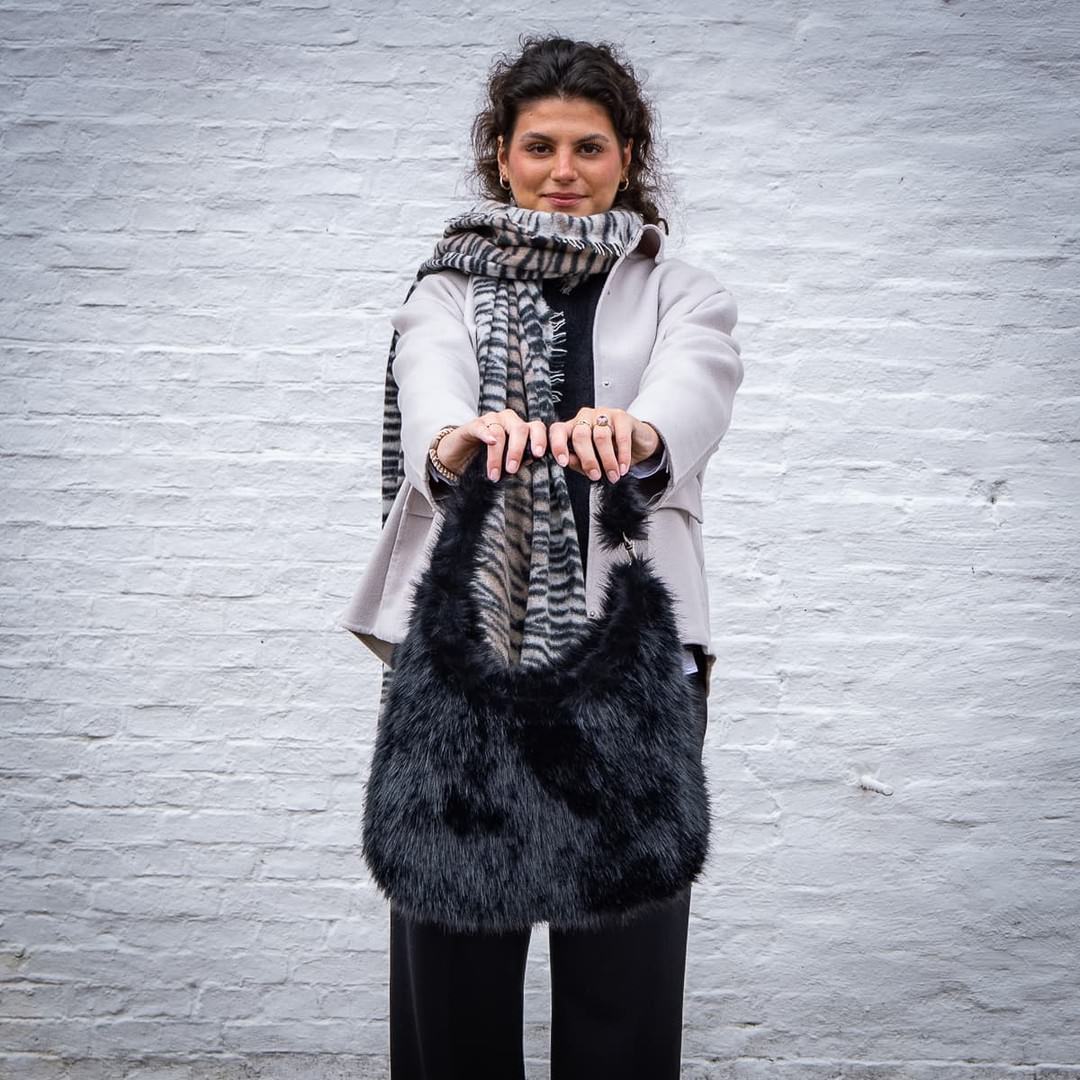 Handtasche aus Faux Fur