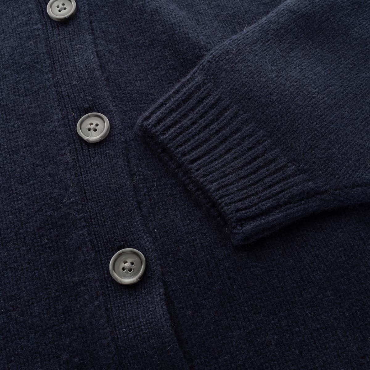 Strickjacke aus Wolle mit Kaschmiranteil
