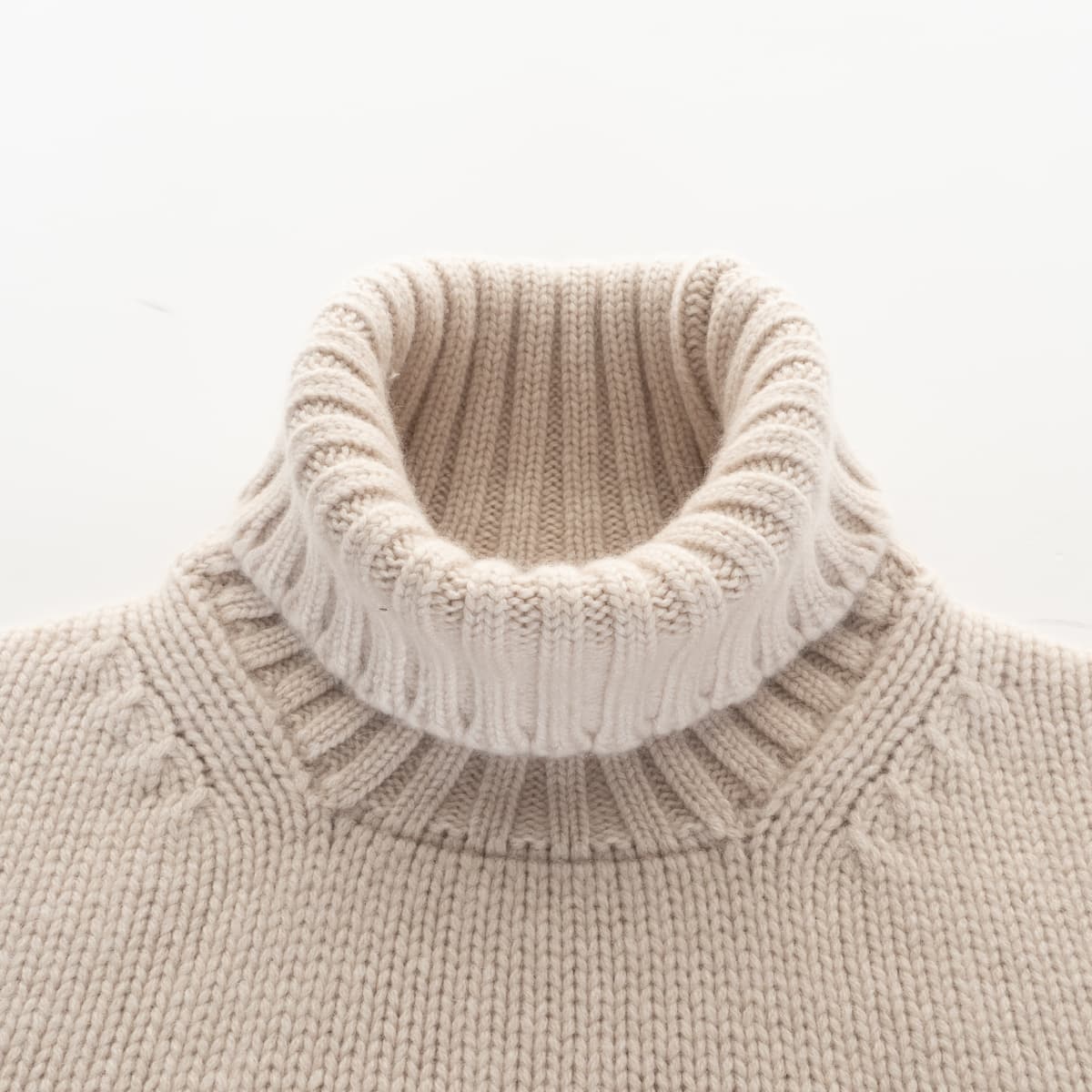 William-Lockie-pd-alain-roll-collar-patch-hessian-cerial-ice-white-2-von-5 william-lockie-pd-alain-roll-collar-patch-hessian-cerial-ice-white-2-von-5