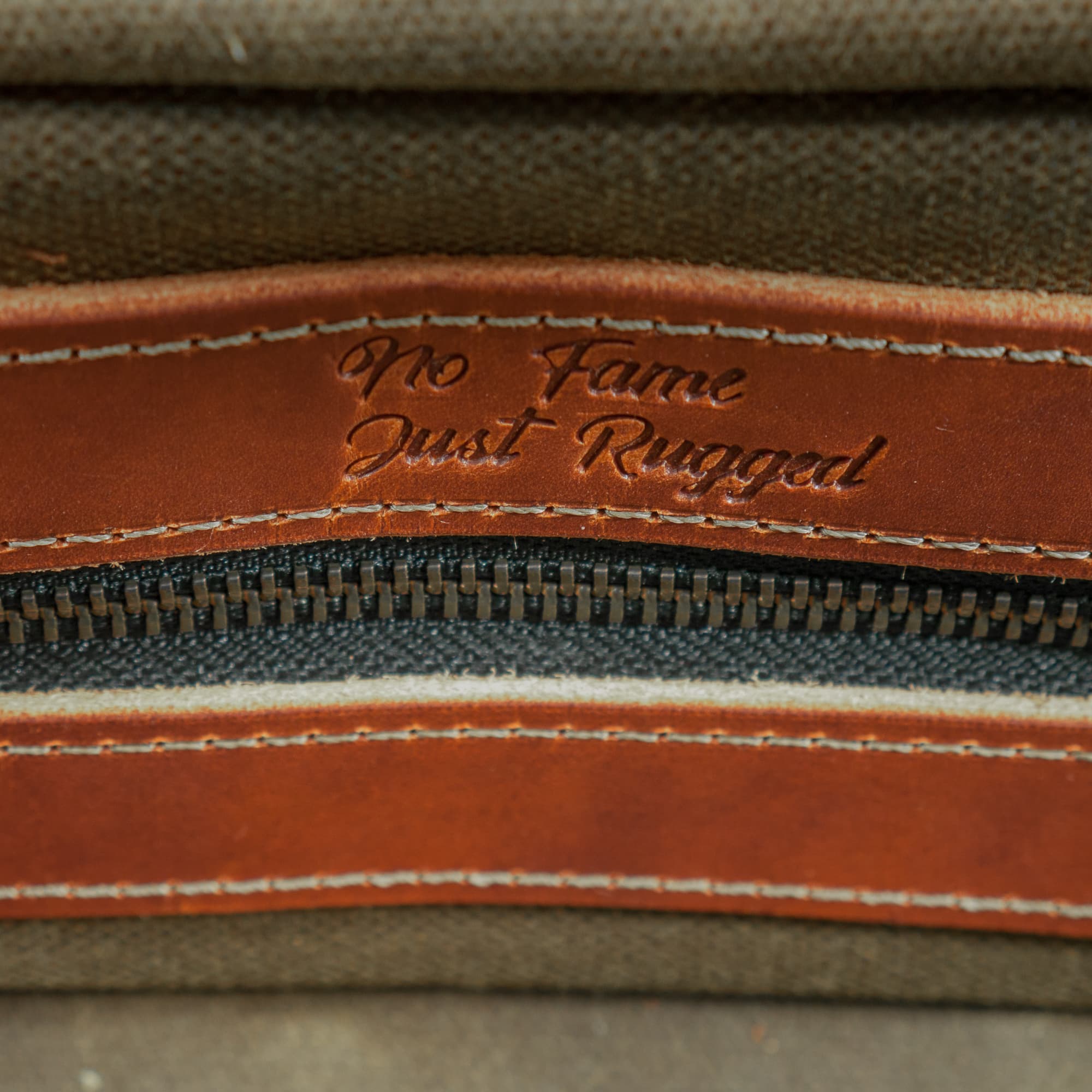 briefcase-Moos-8 briefcase-moos-8