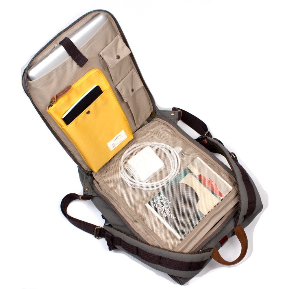 alex_backpack_moss_grey_brown_inside01_8719322703439_berlin_series_72dpi_2