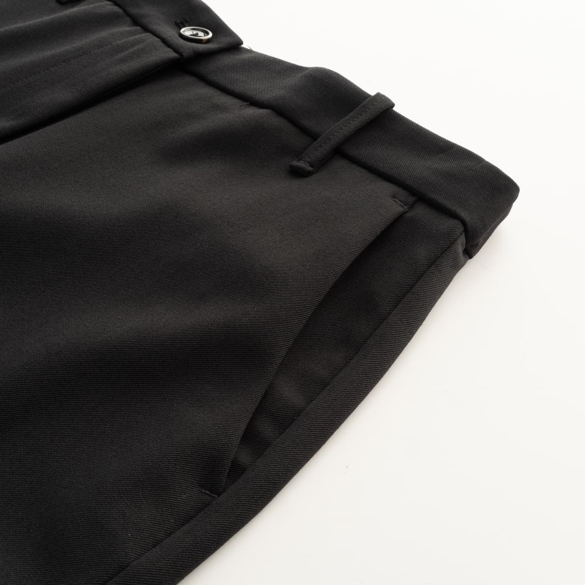 NITM-magda-9fw24-mg42-s37-nero-3-von-4 nitm-magda-9fw24-mg42-s37-nero-3-von-4