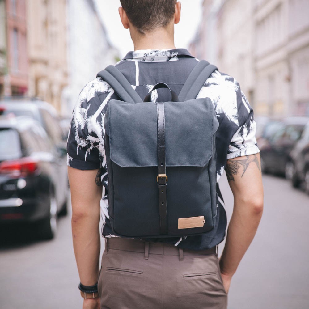 charlie_backpack_midnight_black_black_mid02_8719322703385_72dpi charlie_backpack_midnight_black_black_mid02_8719322703385_72dpi