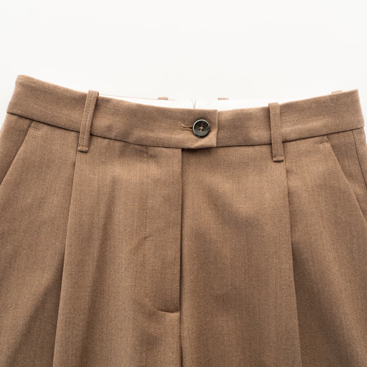 NITM-alice-9fw24-ac80-s25-camel-2-von-4 nitm-alice-9fw24-ac80-s25-camel-2-von-4