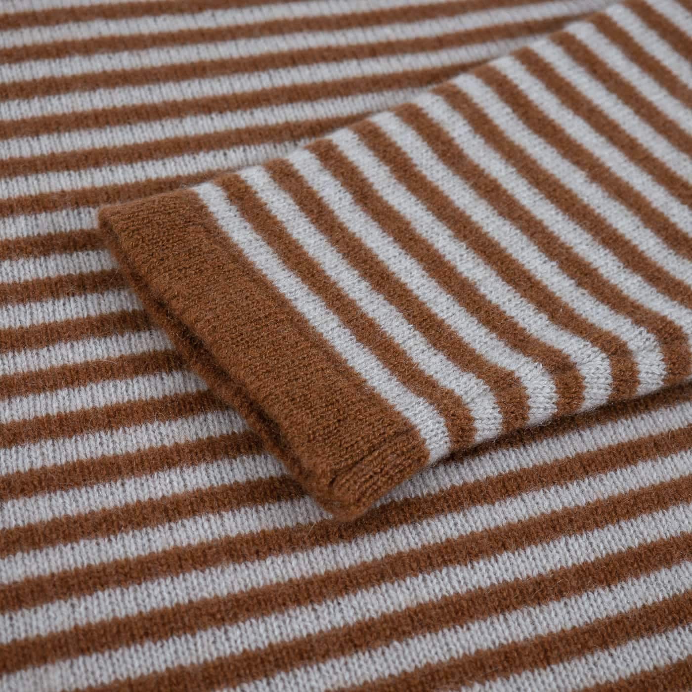 william-lockie-cameron-stripe-roll-crew-details-vintage-vicunja-hessian-2