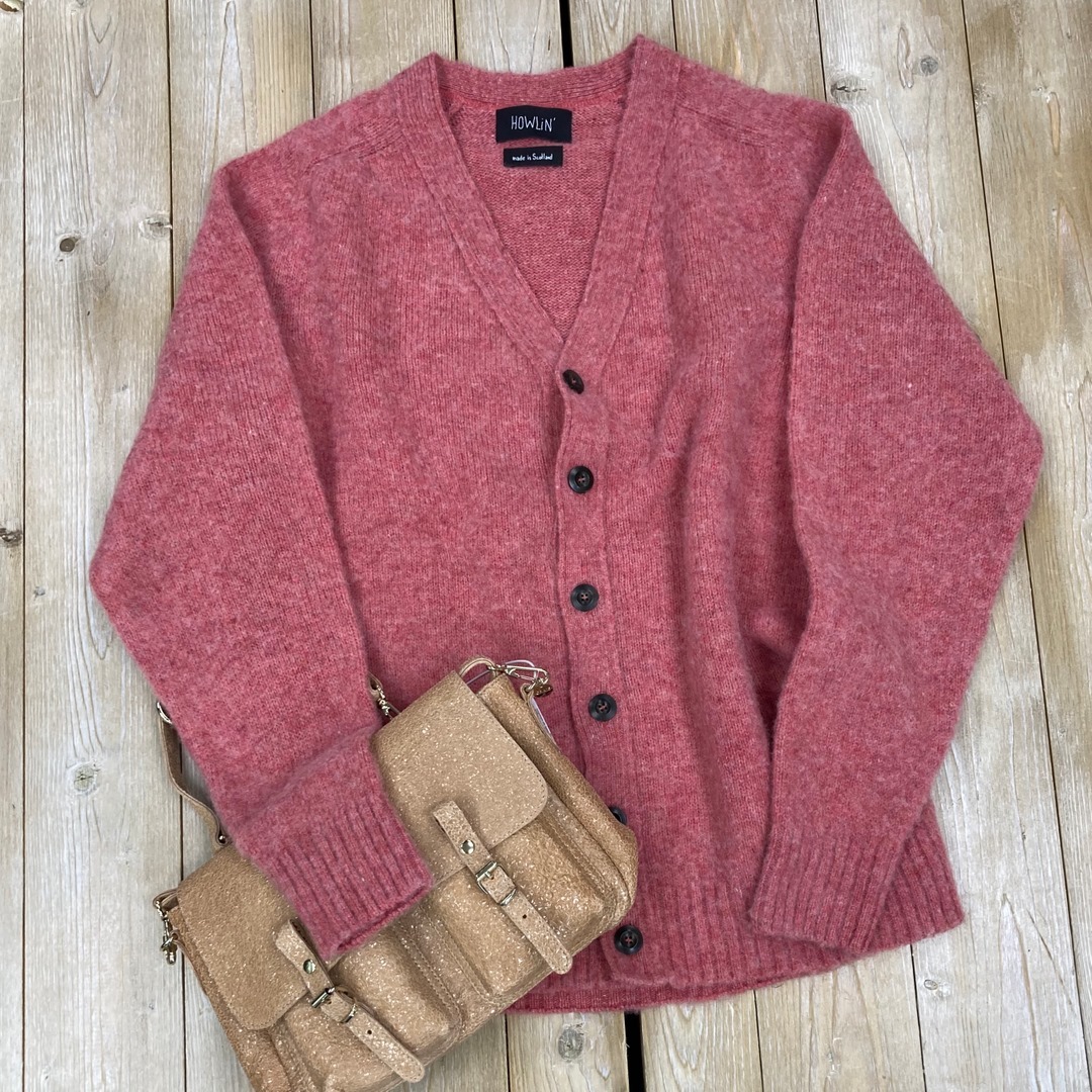 Strickjacke aus reiner Schurwolle von Howlin, 118394747_387229622261376_8615109289126454339_n