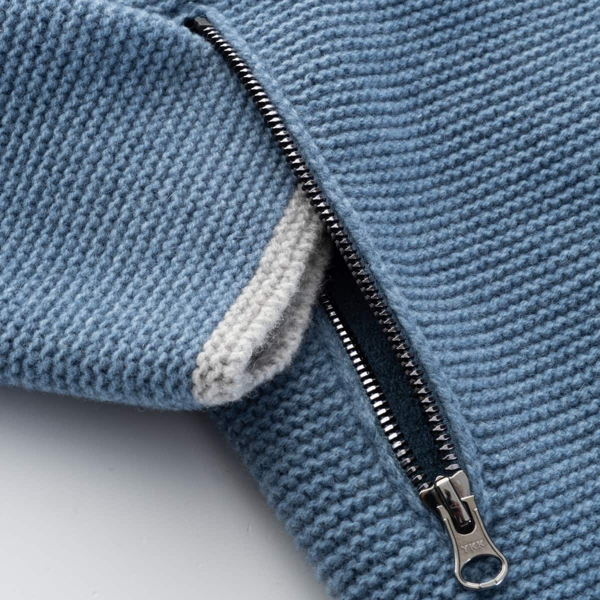 Kapuzen-Strickjacke aus Lambswool