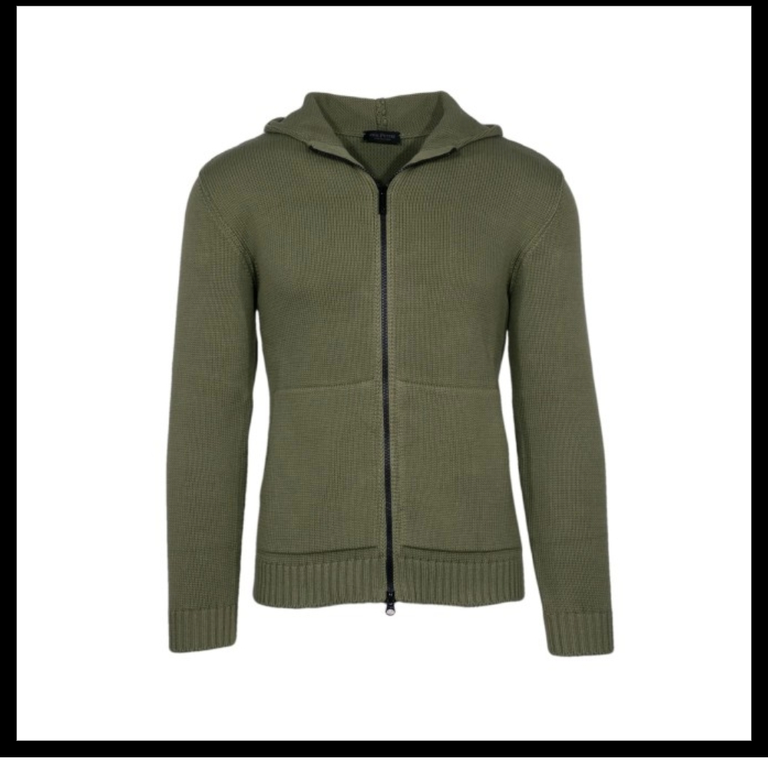 Strickjacke mit Kapuze jetzt nur 100,-- statt 397989539_912805990443614_9184155251459568462_n