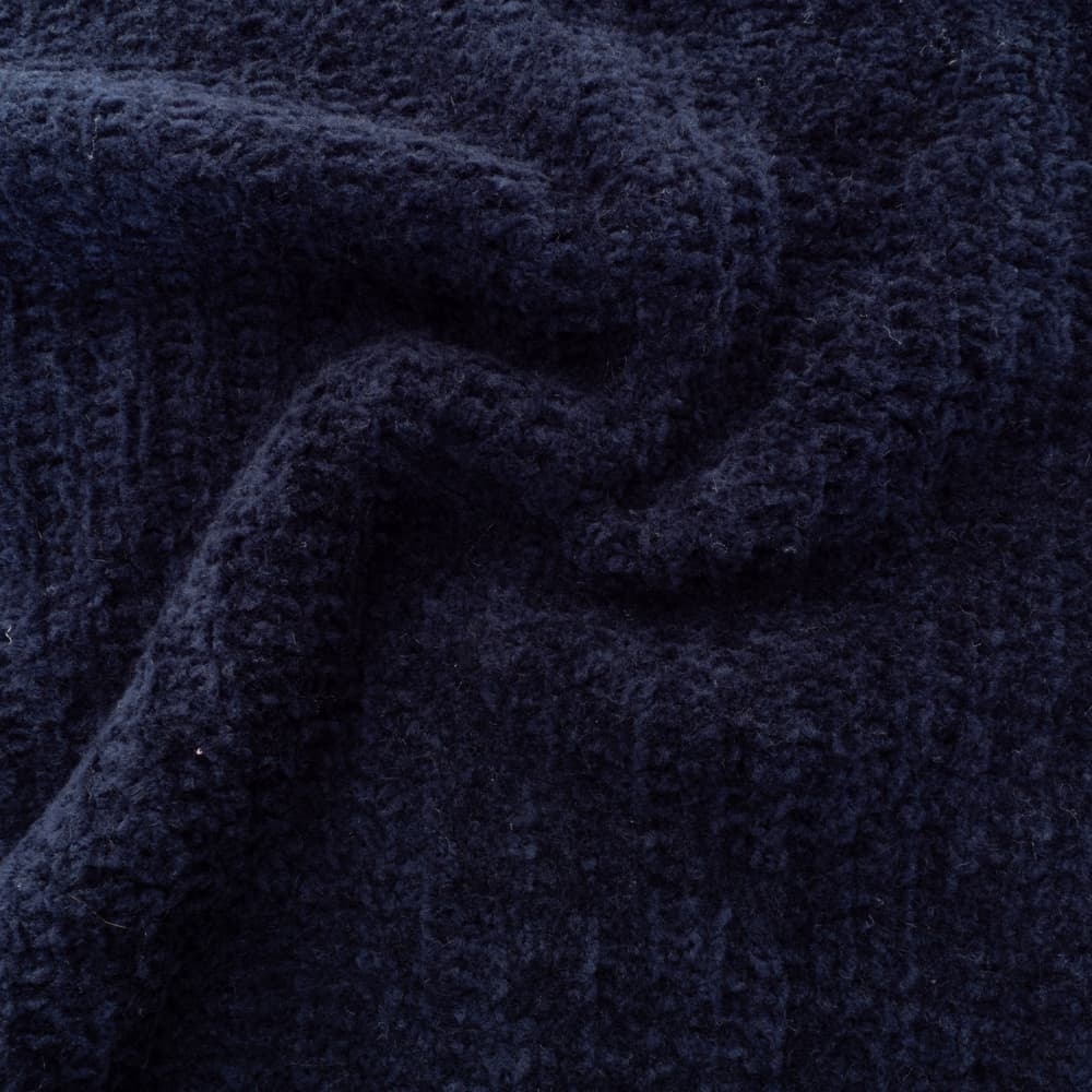 Bouclé-Strickpullover mit Rollkragen