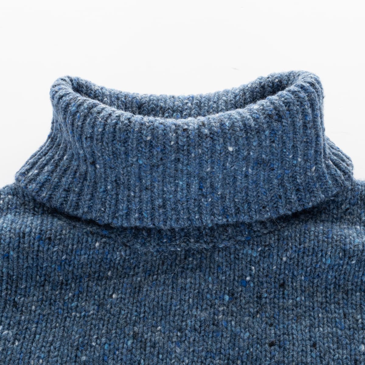 hartford-bc-p7-315-donegal-roll-neck-03-denim-4-von-4