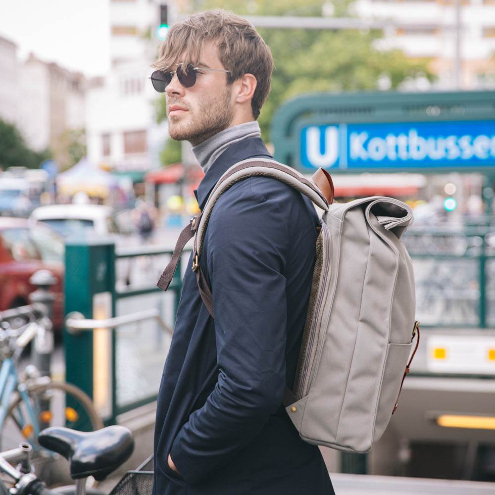 alex_backpack_moss_grey_brown_mid04_8719322703439_berlin_series_72dpi