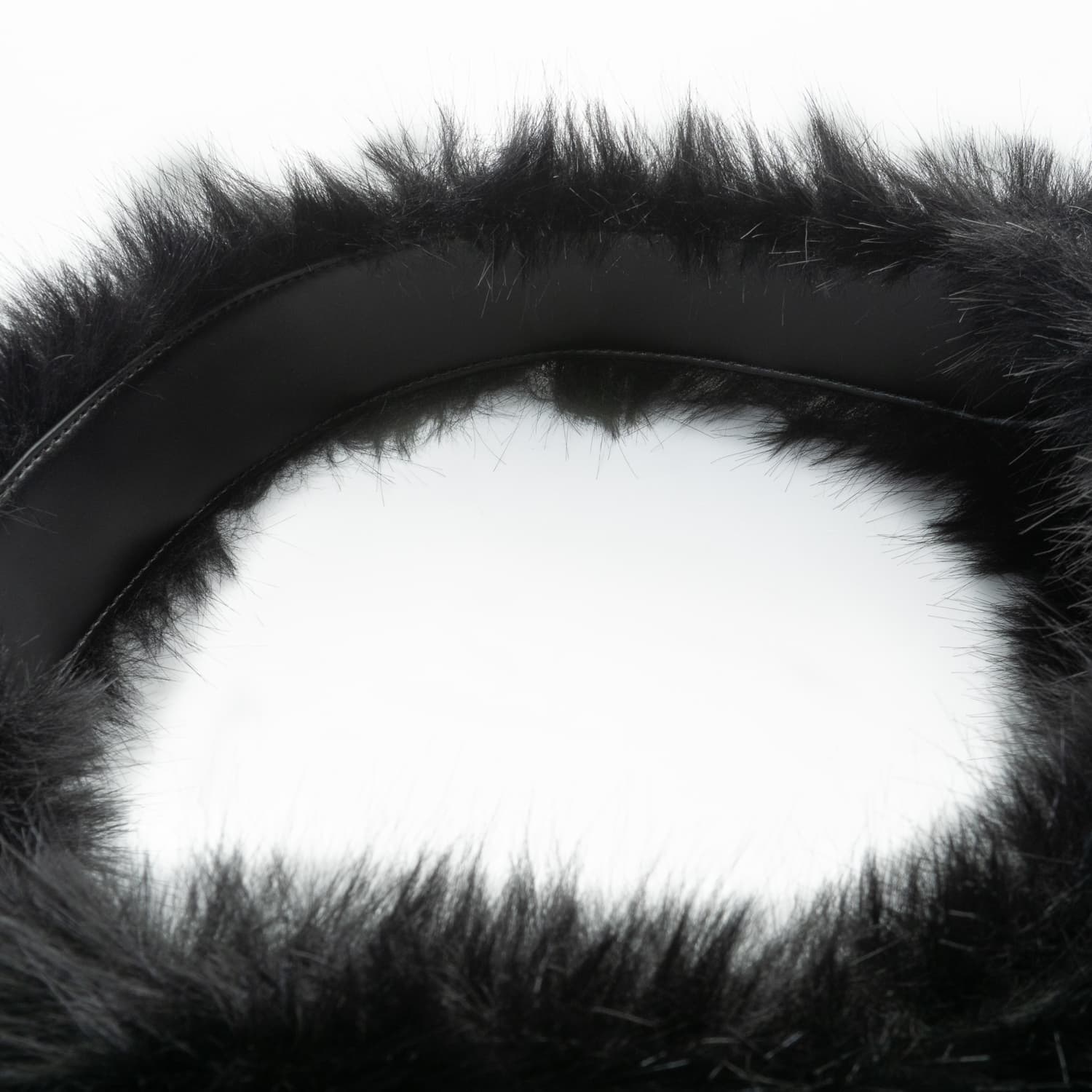 Handtasche aus Faux Fur