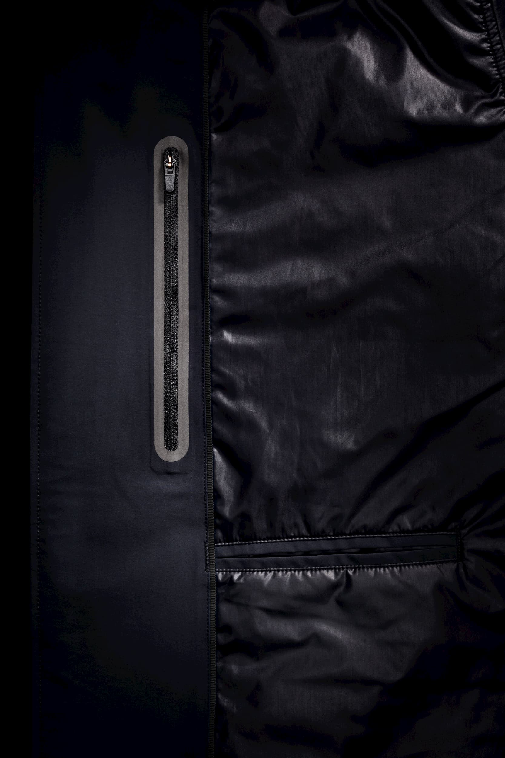 7030_990_Regulator_Coat_Black-II_Detail2_screen 7030_990_regulator_coat_black-ii_detail2_screen