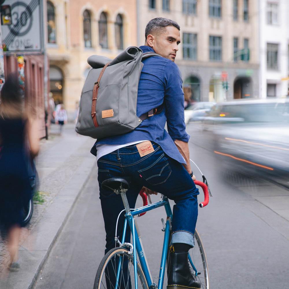 alex_backpack_moss_grey_brown_mid09_8719322703439_72dpi_1