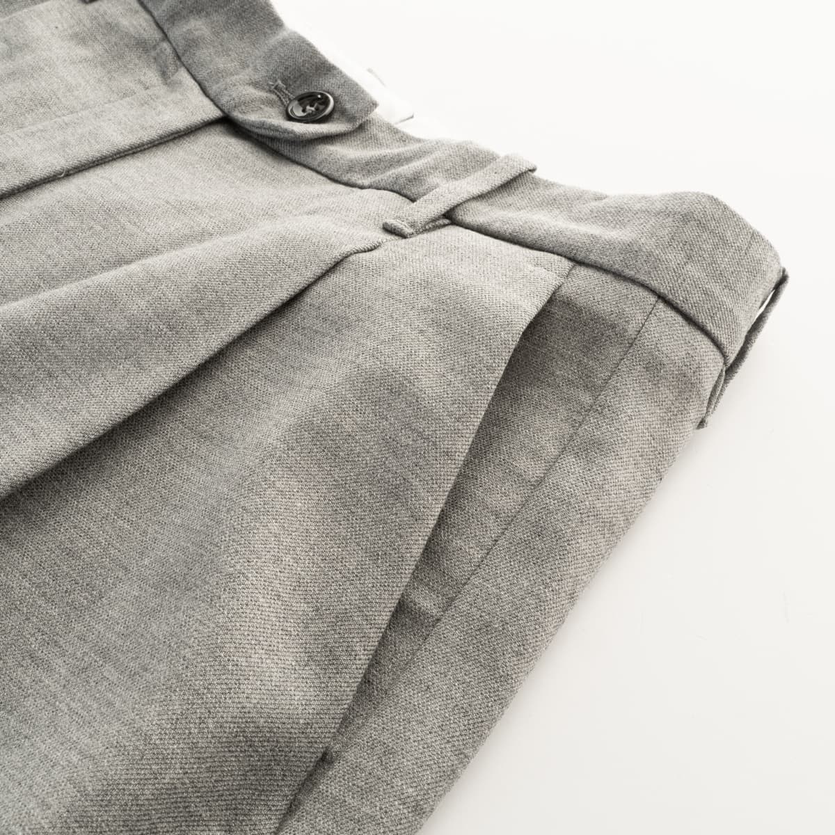 NITM-alice-9fw24-ac80-s25-iron-3-von-4 nitm-alice-9fw24-ac80-s25-iron-3-von-4