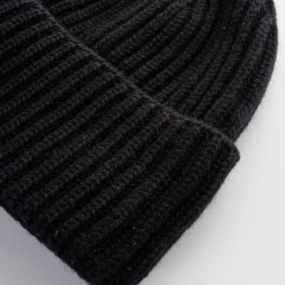 William-Lockie-lam-beanie-high-helmet-black-1 william-lockie-lam-beanie-high-helmet-black-1