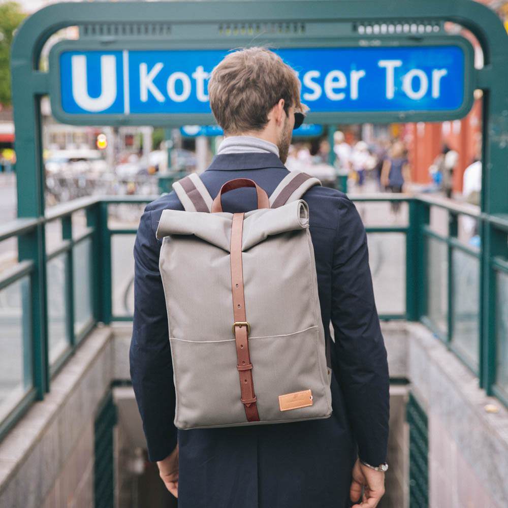 alex_backpack_moss_grey_brown_mid05_8719322703439_berlin_series_72dpi