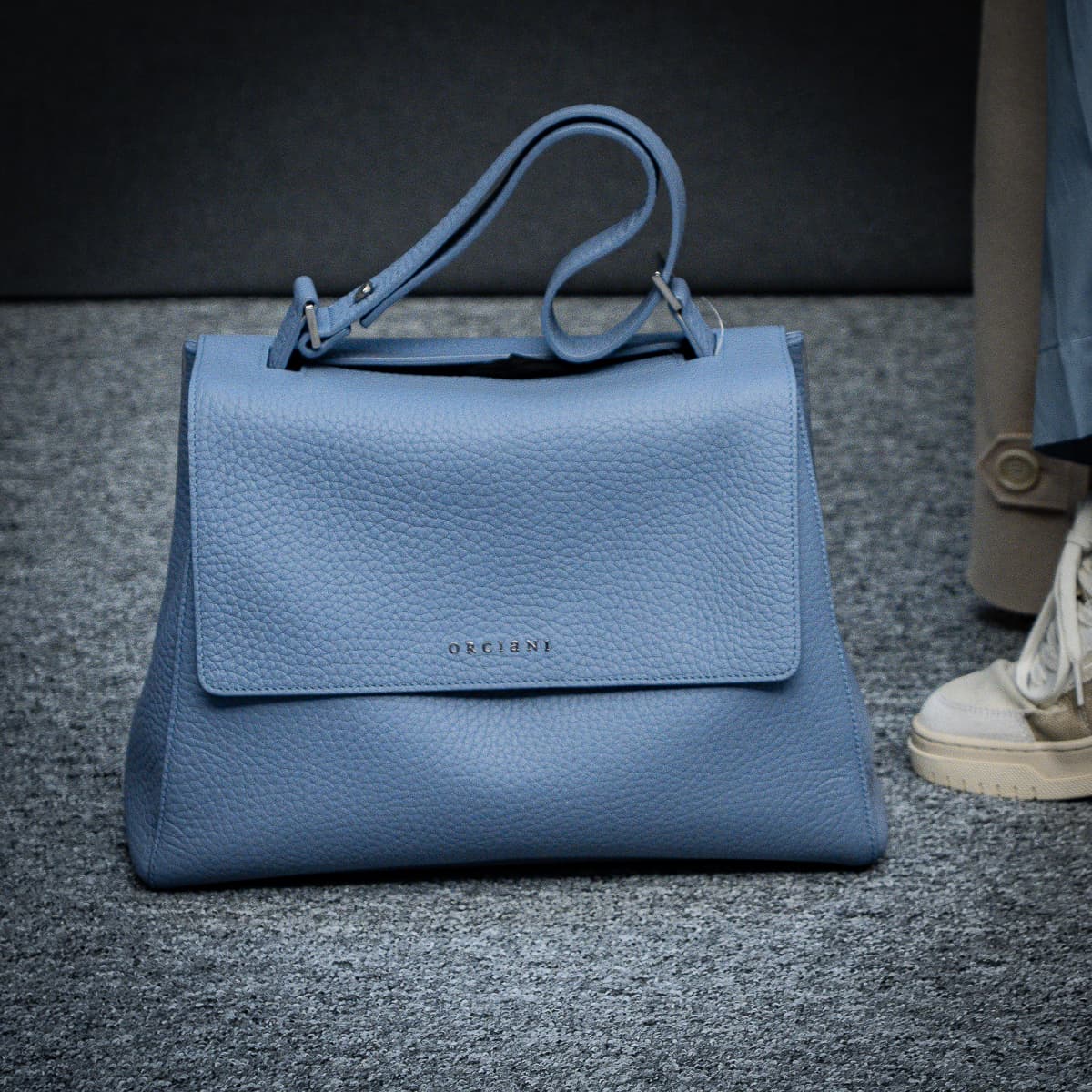 Handtasche Nappa Leder Hellblau